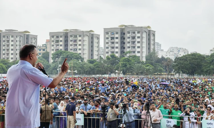 PM urges youth to join efforts to rebuild country