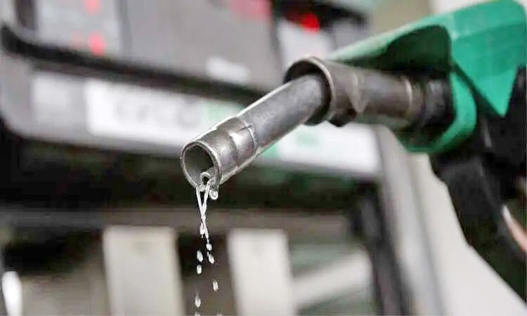 Oil prices edge lower as Asian shares advance