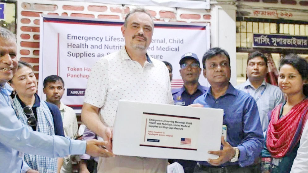 United States provides $2.4m health equipment to Bangladesh